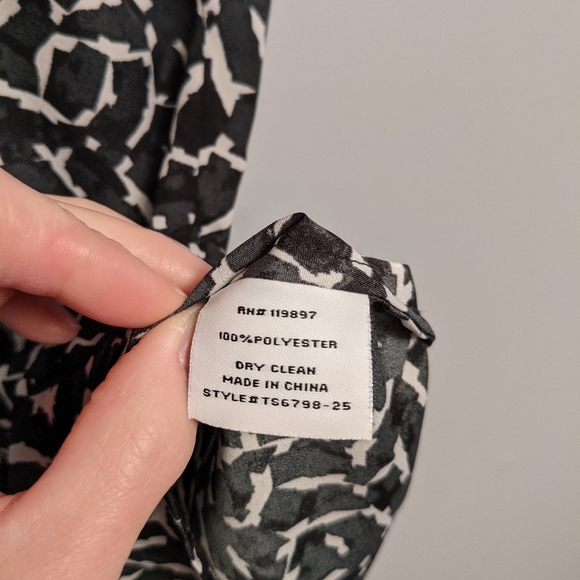 Collective Concepts Lisette Graphic Print Blouse - Picture 3 of 7